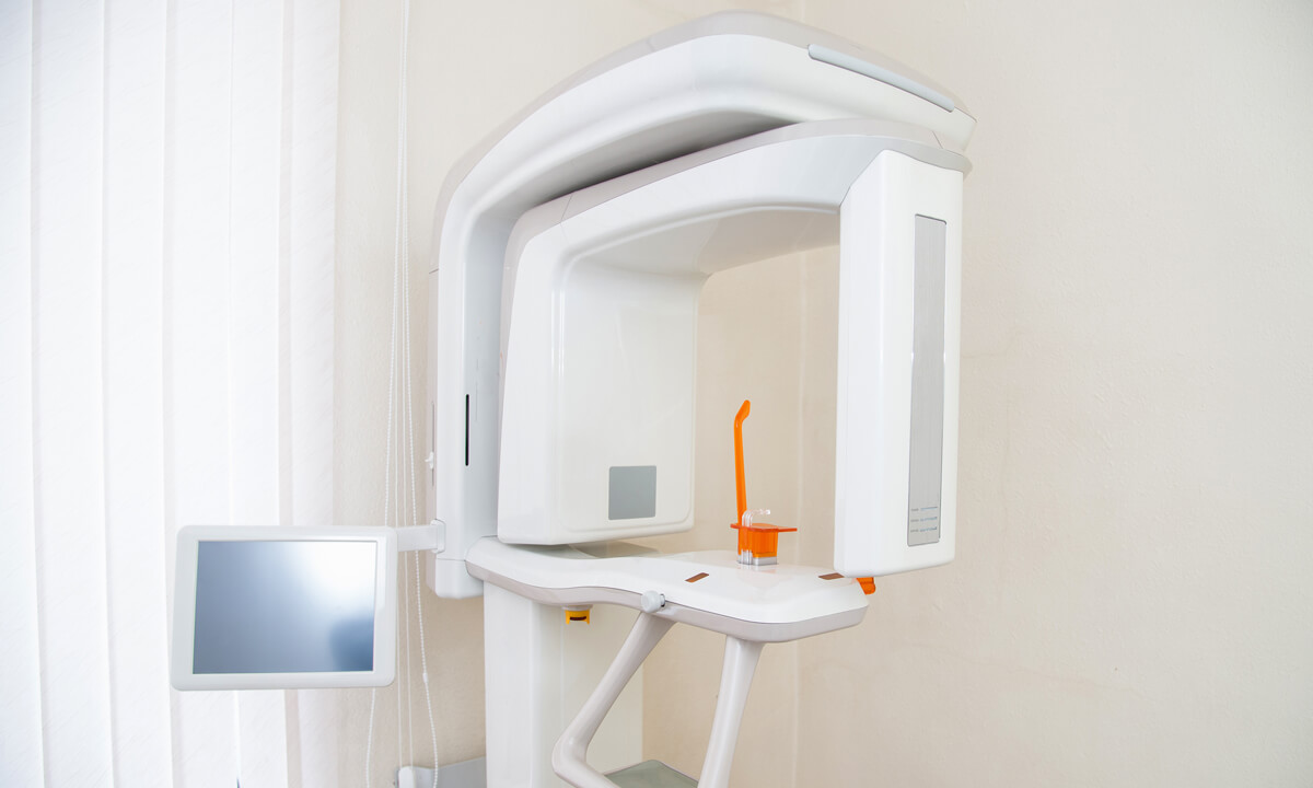 歯科用CTによる精密な抜歯処置